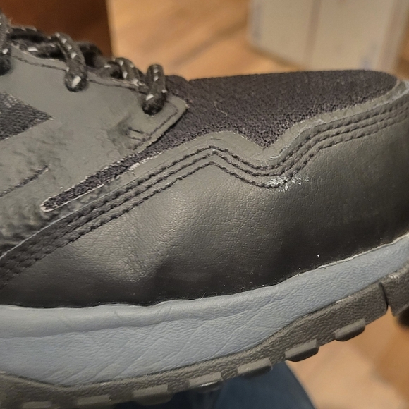 New Balance MID589G1 Men's Black Composite Non slip work shoe Size 9 - Picture 11 of 11